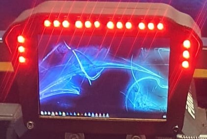 SimDash RGB installata in un cockpit